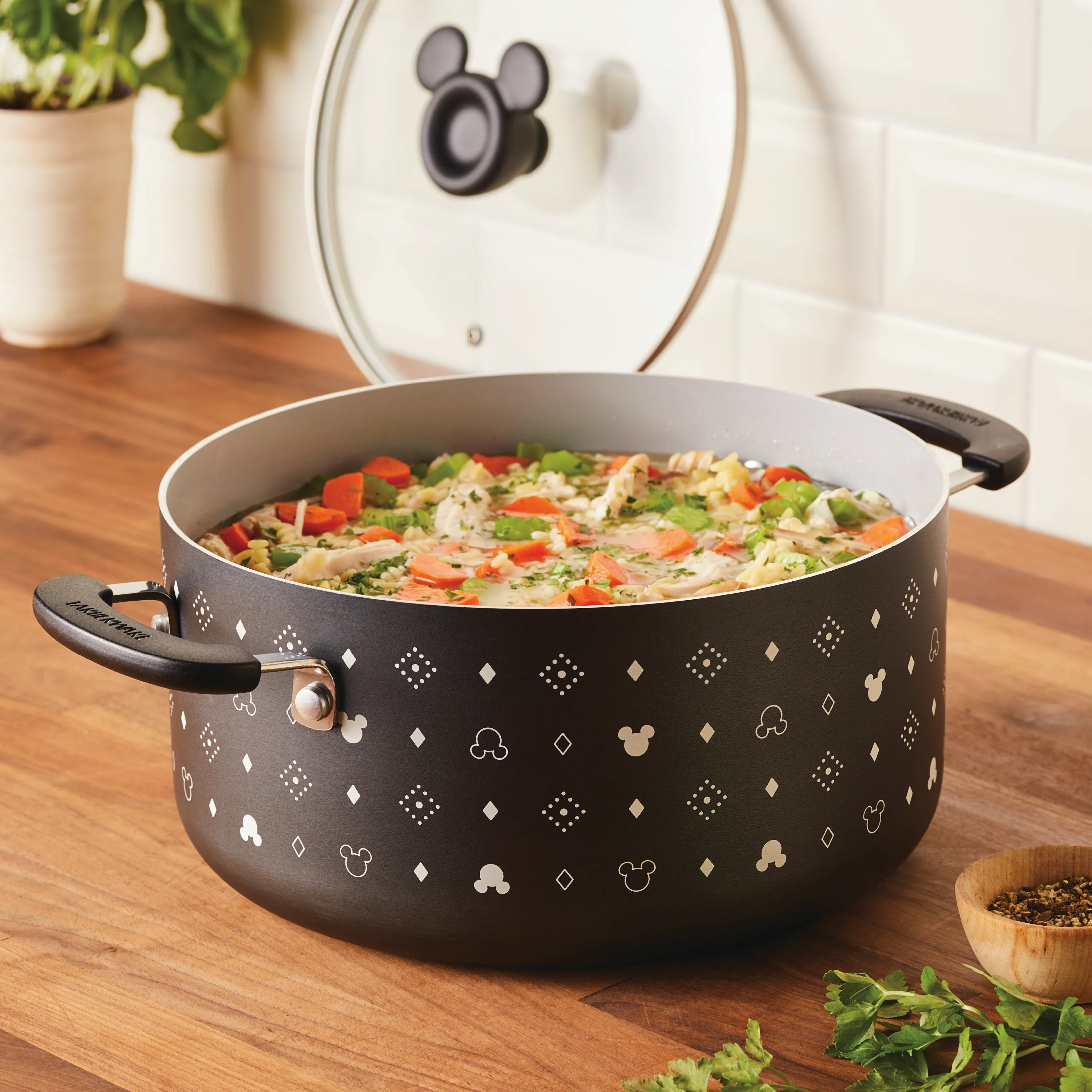 5.5-Quart Ceramic Nonstick Stockpot with Lid