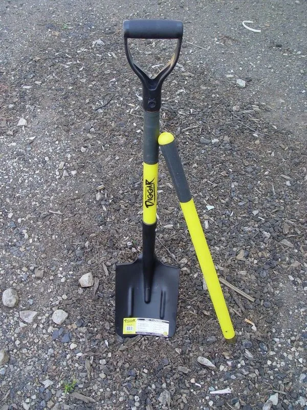 Bushranger Diggar 3 Piece Shovel 1 Year "No Fuss" Warranty 73X40