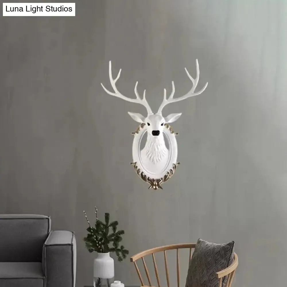 Country Resin Deer Head Sconce Light - LED Wall Mounted Lamp (16“/18.5”) in Black/White/Wood