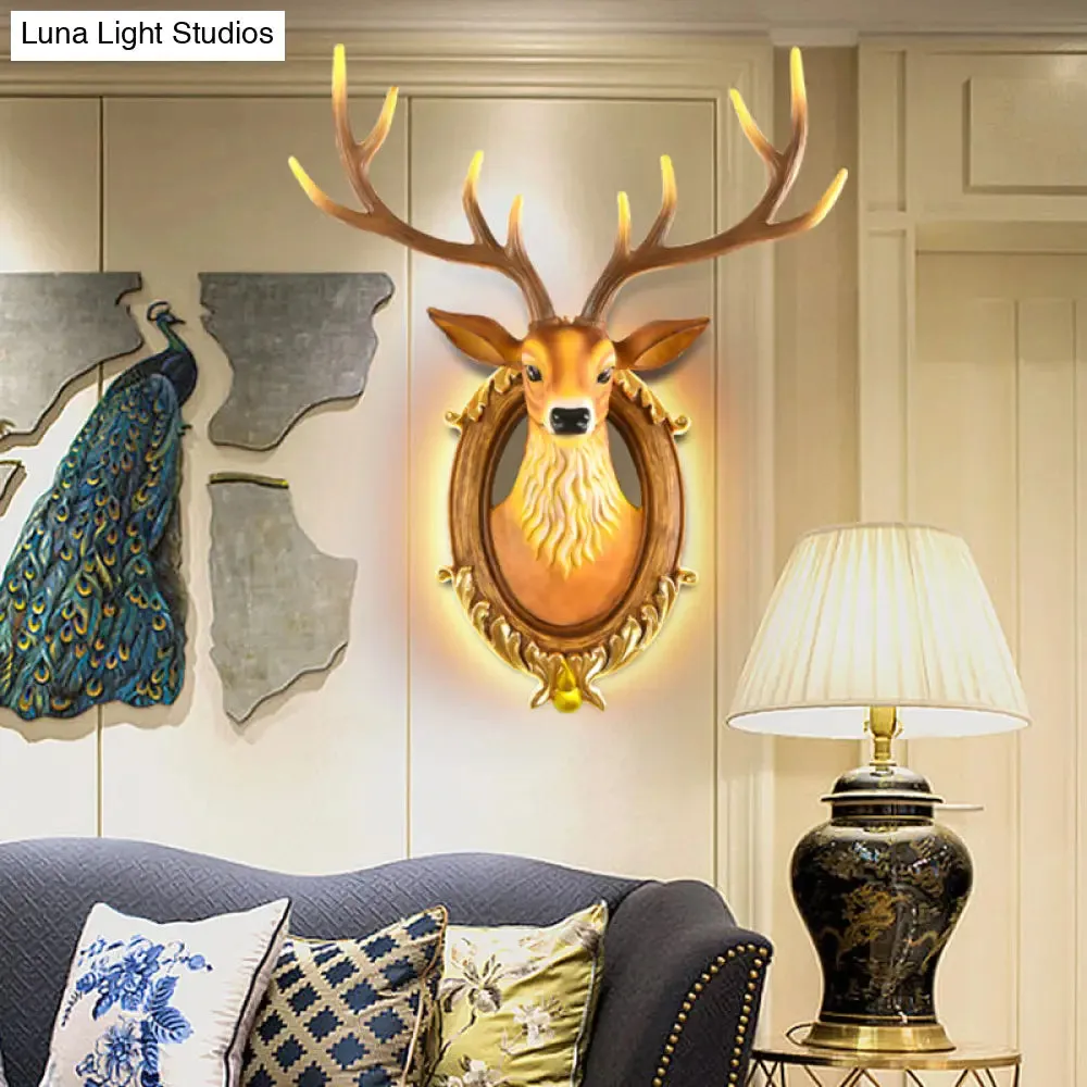 Country Resin Deer Head Sconce Light - LED Wall Mounted Lamp (16“/18.5”) in Black/White/Wood