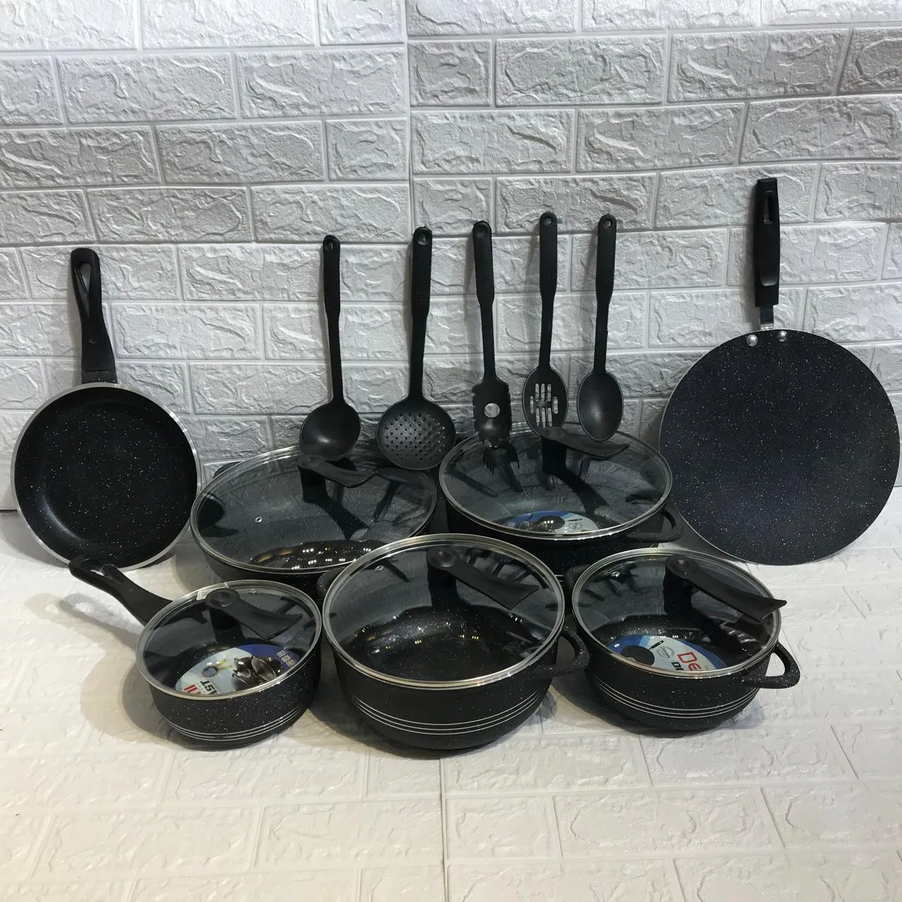 Dessini Cookware Set 17 Pcs-Black