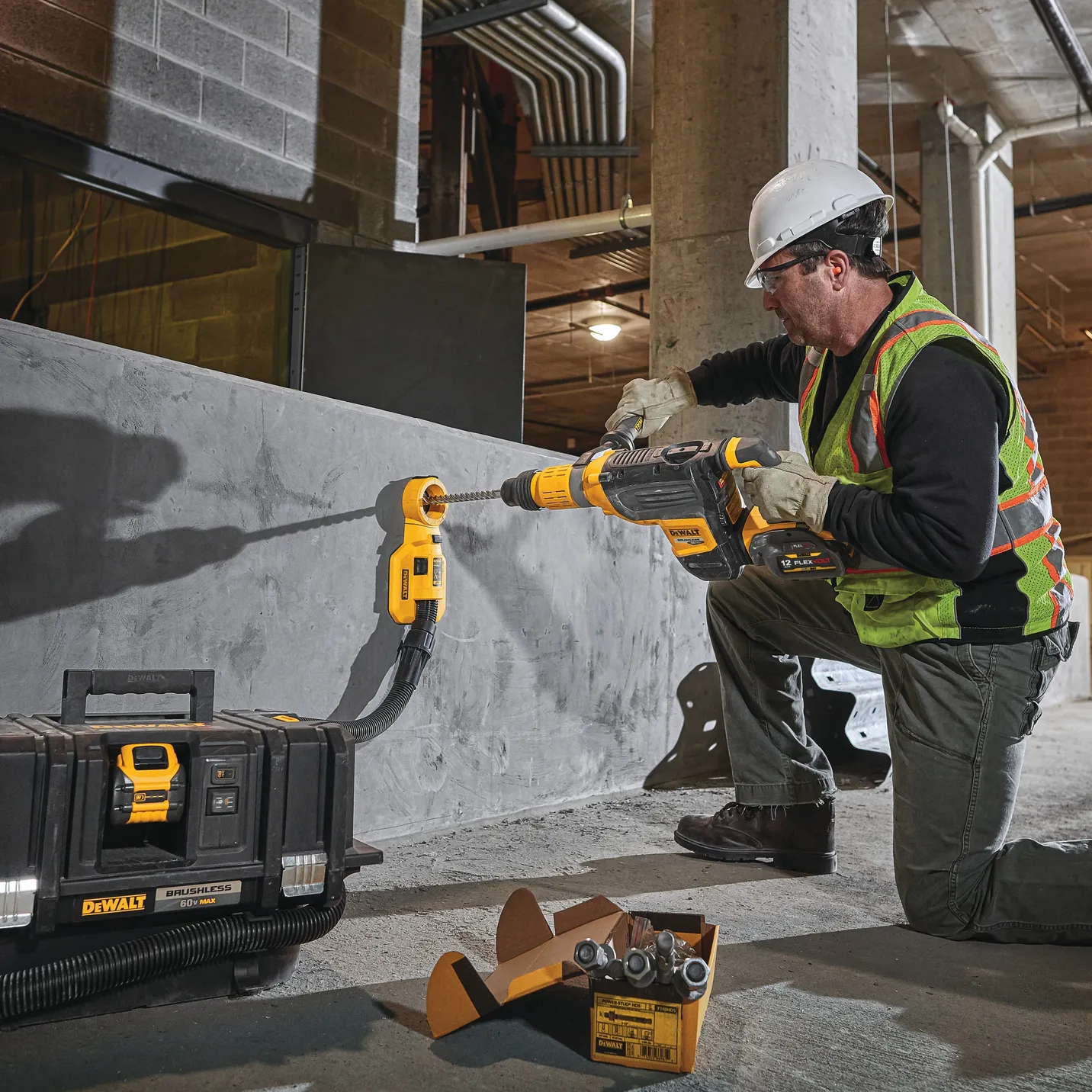 Dewalt® 60V MAX* 2 in. Brushless Cordless SDS MAX Combination Rotary Hammer Kit DCH775X2