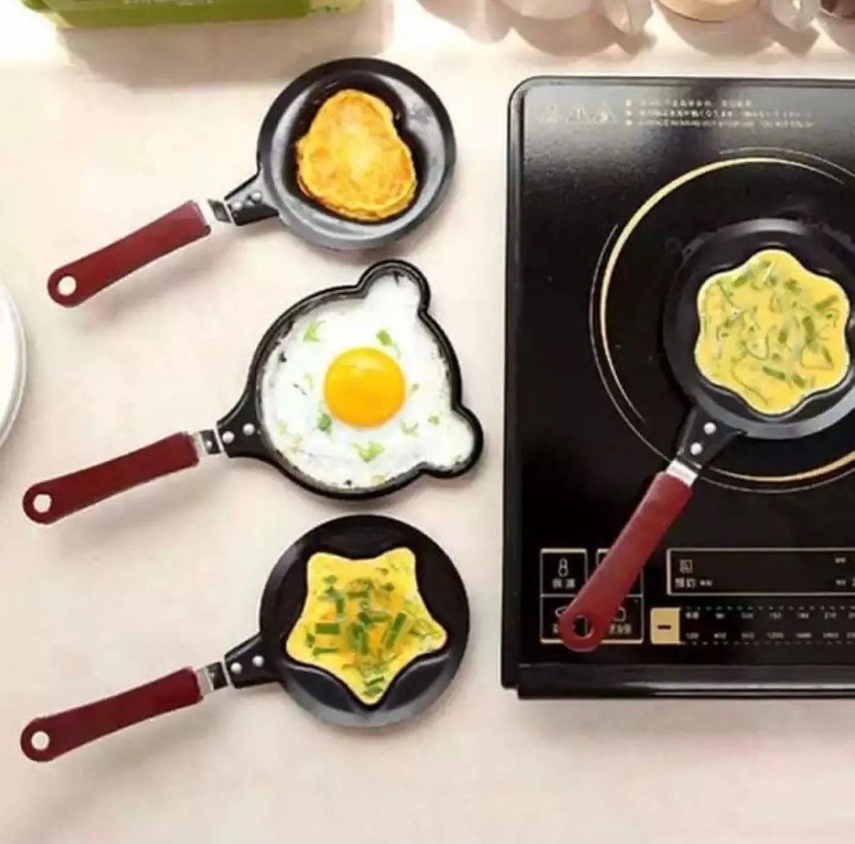 Mini Egg Frying Pan, Star Heart Strawberry Breakfast Egg mold, Fried Egg Pancake Mold, Non-Stick Egg Pancake Omelet Mini Frying Pan, Mini Cookware Black Non Stick Pan