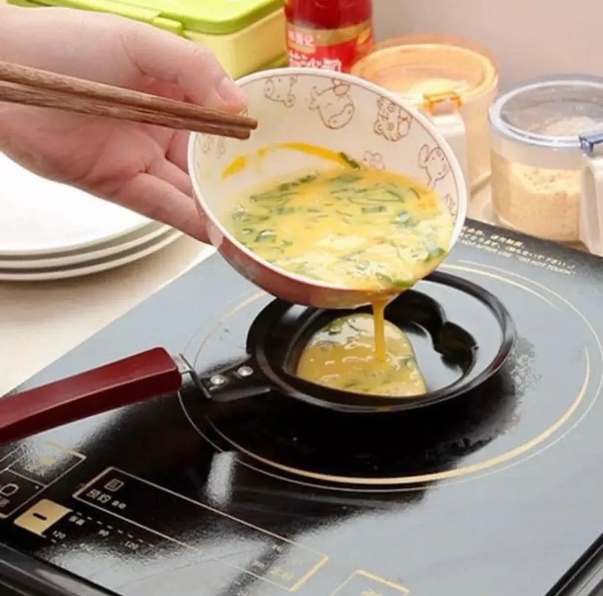 Mini Egg Frying Pan, Star Heart Strawberry Breakfast Egg mold, Fried Egg Pancake Mold, Non-Stick Egg Pancake Omelet Mini Frying Pan, Mini Cookware Black Non Stick Pan